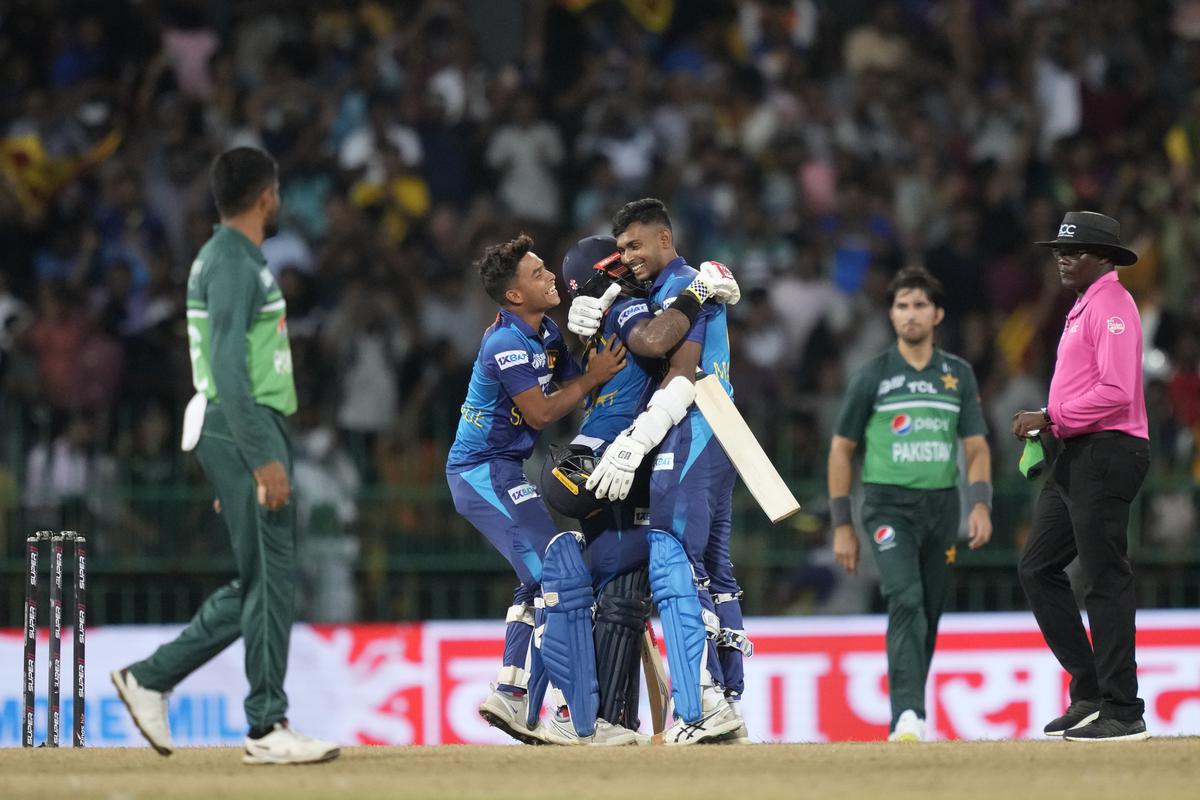 विश्वकप क्रिकेट : पाकिस्तानद्वारा श्रीलंका ६ विकेटले पराजित
