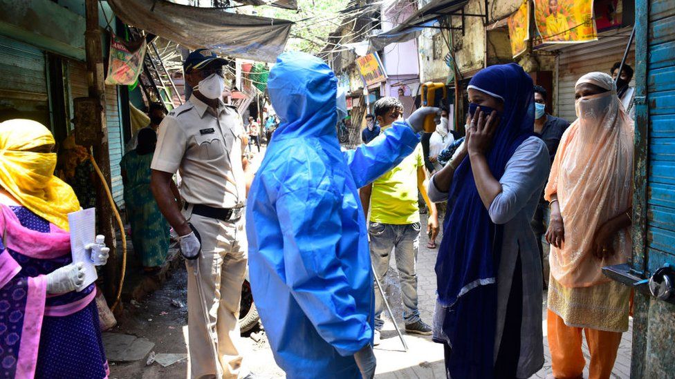 भारतमा एकैदिन ३ लाख ३२ हजार भन्दा बढीमा काेराेना, २२ सय ६३ काे मृत्यु