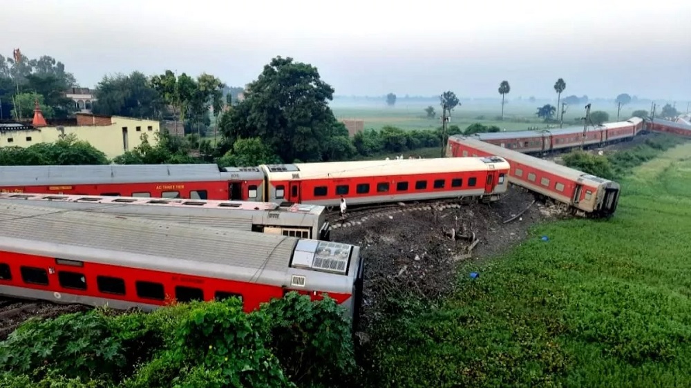 बिहारमा रेल दुर्घटना हुँदा ६ जनाको मृत्यु, १०० जना घाइते